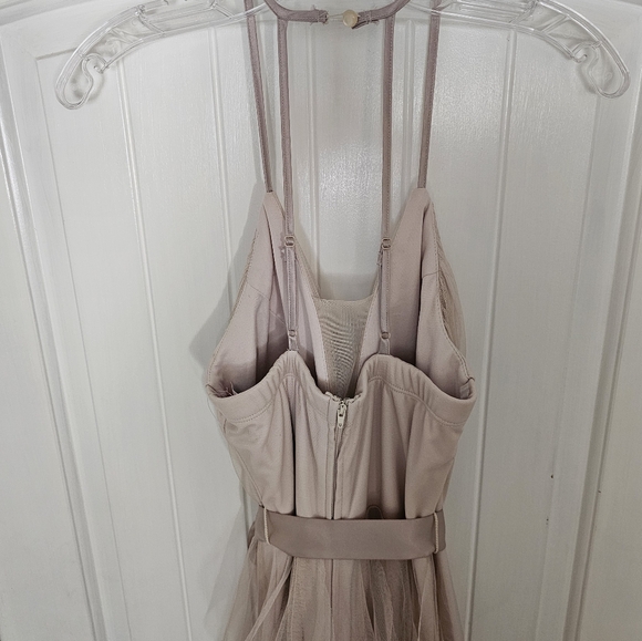 Beautiful Women's formal dress size 9/10 - Picture 2 of 5